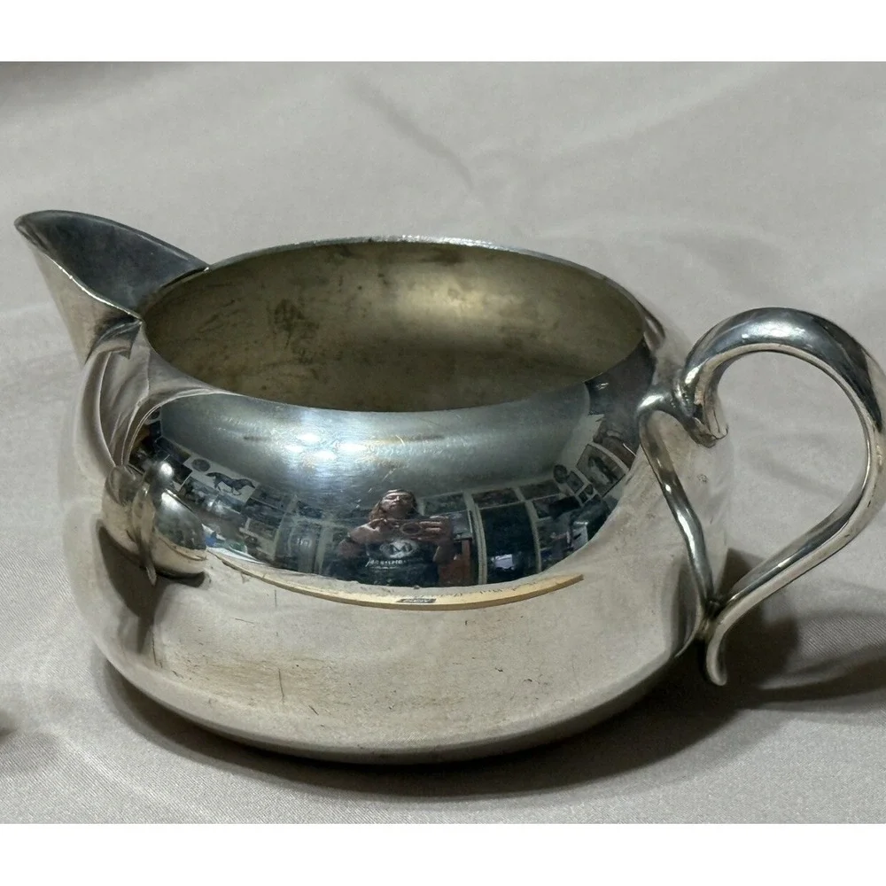Silver Plated  Sugar Bowl With‎ Top And Creamer Vintage